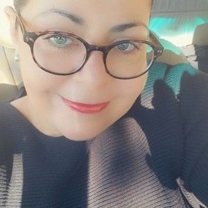 Meet your Posher, Flora